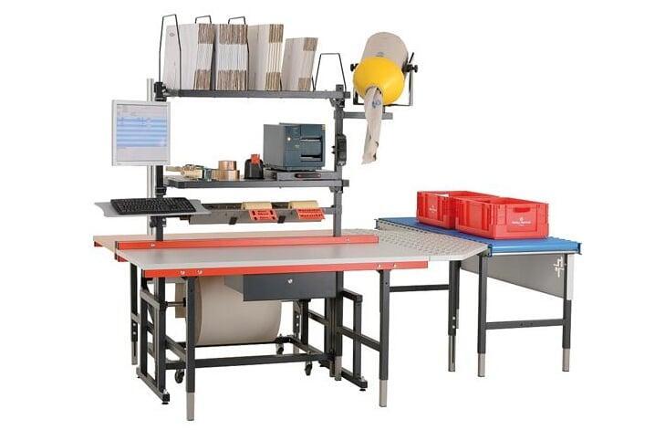 packing station with void filler, conveyour